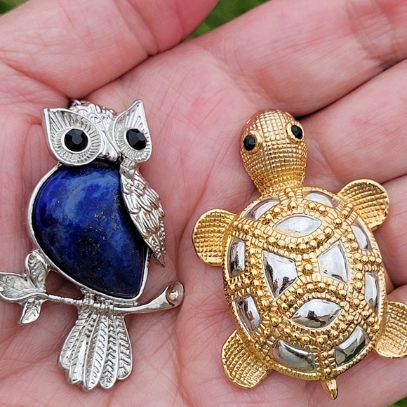 Turtle Brooch & Owl Pendant ~ Silver & Gold Tones ~ Blue Stone ~ Nice! - Picture 7 of 15